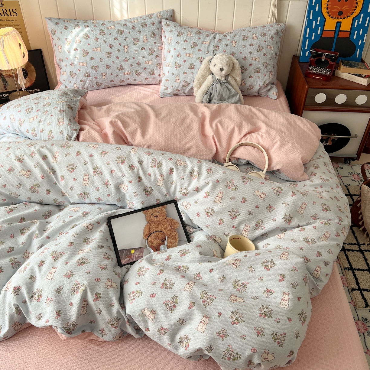 91家纺网 家纺一手货源 找家纺 水木坊 2026春夏新款高品质泡芙普通款四件套 萌兔岛屿