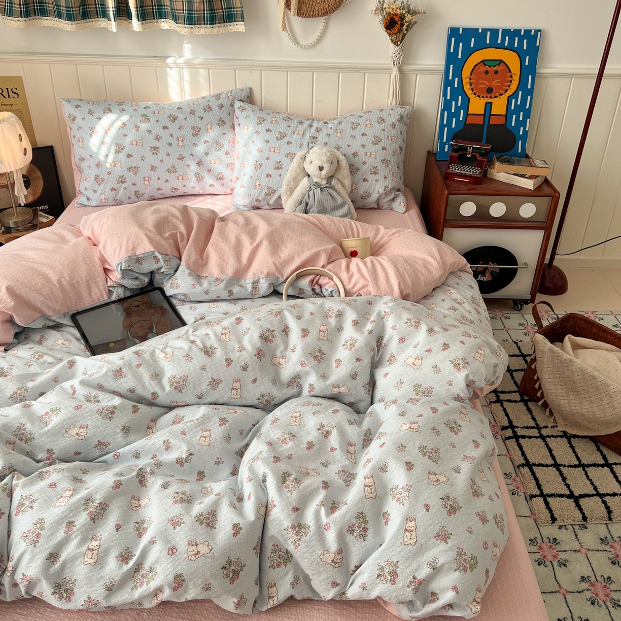 91家纺网 家纺一手货源 找家纺 水木坊 2026春夏新款高品质泡芙普通款四件套 萌兔岛屿