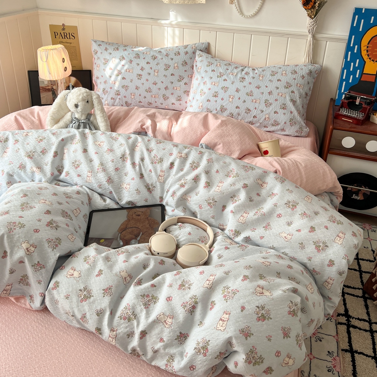 91家纺网 家纺一手货源 找家纺 水木坊 2026春夏新款高品质泡芙普通款四件套 萌兔岛屿