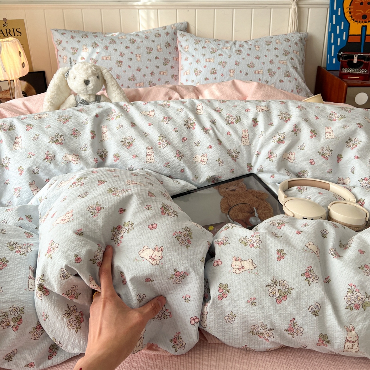 91家纺网 家纺一手货源 找家纺 水木坊 2026春夏新款高品质泡芙普通款四件套 萌兔岛屿