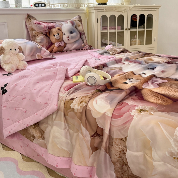 91家纺网 家纺一手货源 找家纺 宝薇 2026春夏新款7D卡通仿棉磨毛水洗棉夏被夏凉被空调被四件套 欢乐时光