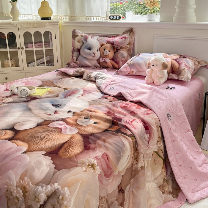 91家纺网 家纺一手货源 找家纺 宝薇 2026春夏新款7D卡通仿棉磨毛水洗棉夏被夏凉被空调被四件套 欢乐时光