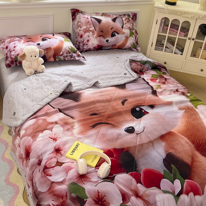 91家纺网 家纺一手货源 找家纺 宝薇 2026春夏新款7D卡通仿棉磨毛水洗棉夏被夏凉被空调被四件套 梨花开