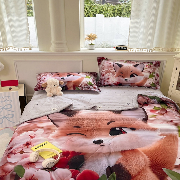 91家纺网 家纺一手货源 找家纺 宝薇 2026春夏新款7D卡通仿棉磨毛水洗棉夏被夏凉被空调被四件套 梨花开