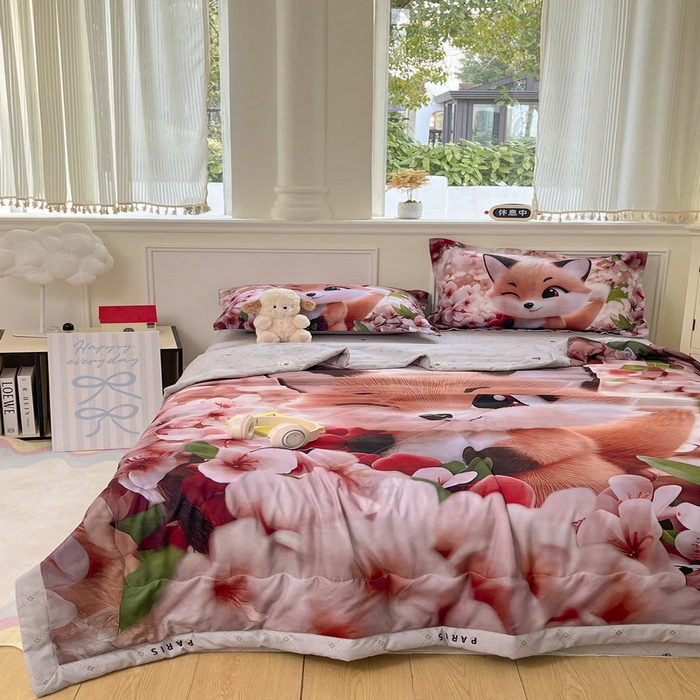 91家纺网 家纺一手货源 找家纺 宝薇 2026春夏新款7D卡通仿棉磨毛水洗棉夏被夏凉被空调被四件套 梨花开
