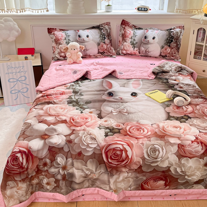 91家纺网 家纺一手货源 找家纺 宝薇 2026春夏新款7D卡通仿棉磨毛水洗棉夏被夏凉被空调被四件套 玫瑰兔