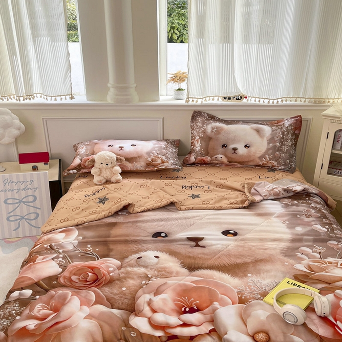 91家纺网 家纺一手货源 找家纺 宝薇 2026春夏新款7D卡通仿棉磨毛水洗棉夏被夏凉被空调被四件套 萌萌熊