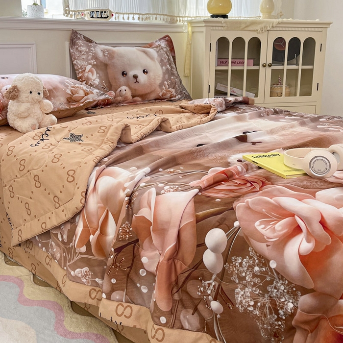 91家纺网 家纺一手货源 找家纺 宝薇 2026春夏新款7D卡通仿棉磨毛水洗棉夏被夏凉被空调被四件套 萌萌熊
