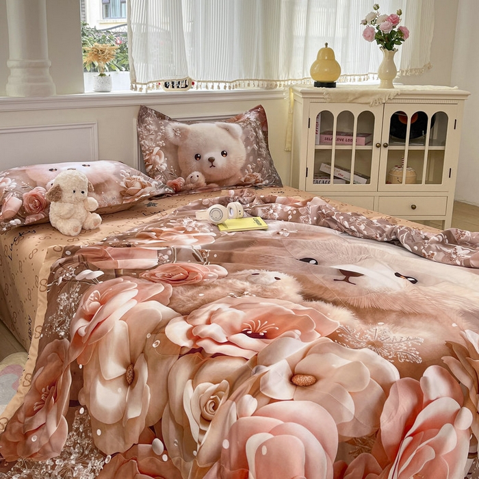 91家纺网 家纺一手货源 找家纺 宝薇 2026春夏新款7D卡通仿棉磨毛水洗棉夏被夏凉被空调被四件套 萌萌熊