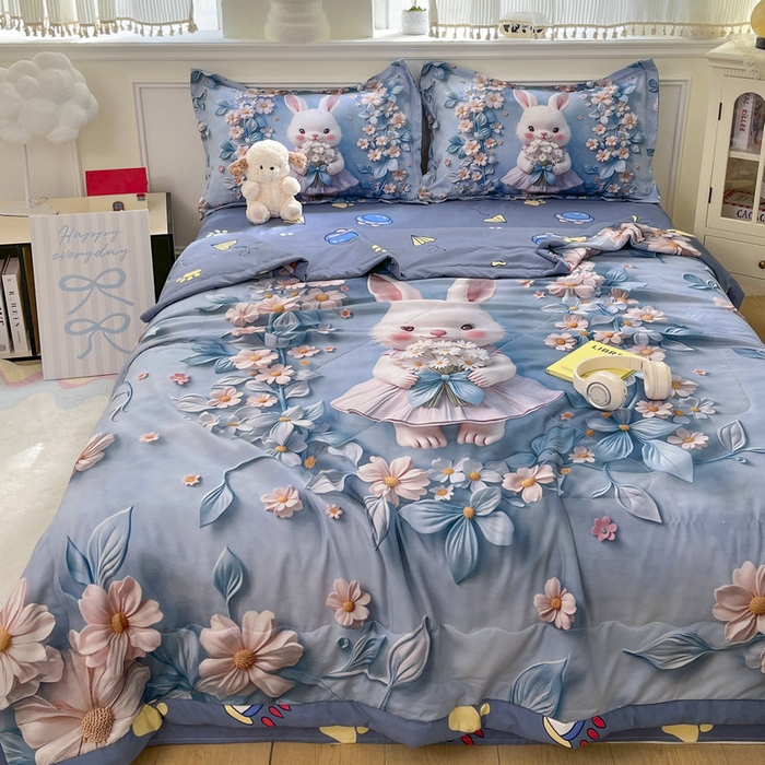 91家纺网 家纺一手货源 找家纺 宝薇 2026春夏新款7D卡通仿棉磨毛水洗棉夏被夏凉被空调被四件套 天使兔