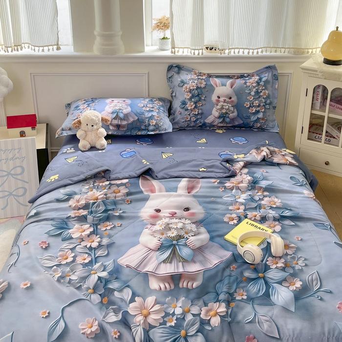 91家纺网 家纺一手货源 找家纺 宝薇 2026春夏新款7D卡通仿棉磨毛水洗棉夏被夏凉被空调被四件套 天使兔