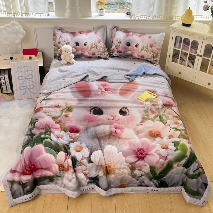 91家纺网 家纺一手货源 找家纺 宝薇 2026春夏新款7D卡通仿棉磨毛水洗棉夏被夏凉被空调被四件套 甜心兔