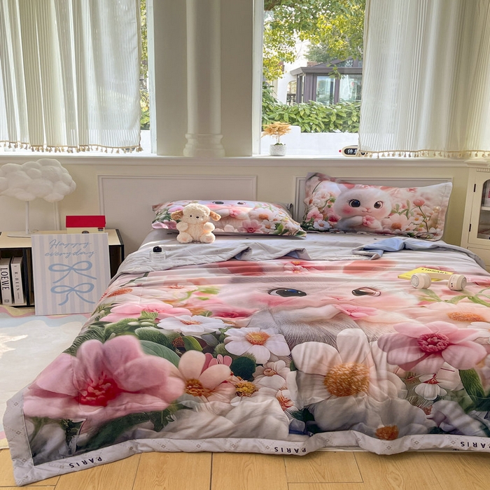 91家纺网 家纺一手货源 找家纺 宝薇 2026春夏新款7D卡通仿棉磨毛水洗棉夏被夏凉被空调被四件套 甜心兔