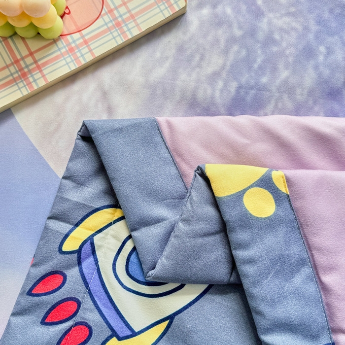 91家纺网 家纺一手货源 找家纺 宝薇 2026春夏新款7D卡通仿棉磨毛水洗棉夏被夏凉被空调被四件套 月亮兔