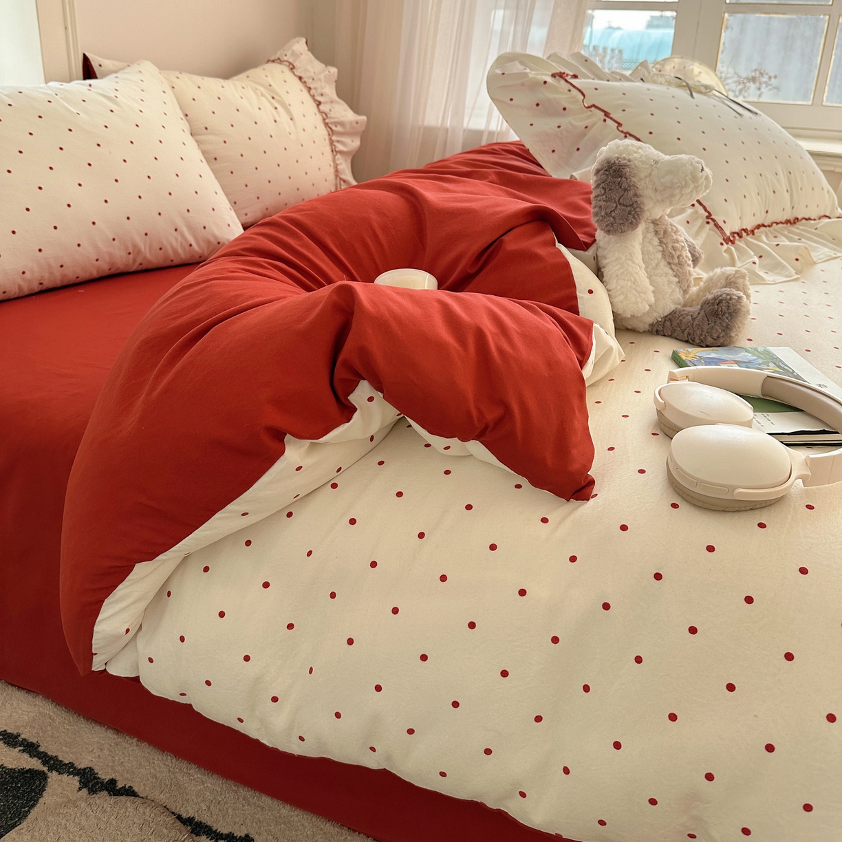 91家纺网 家纺一手货源 找家纺 凯洛奇 2026新款A类仿棉云朵棉蝴蝶结花边四件套（提供买家秀） 红莓气泡