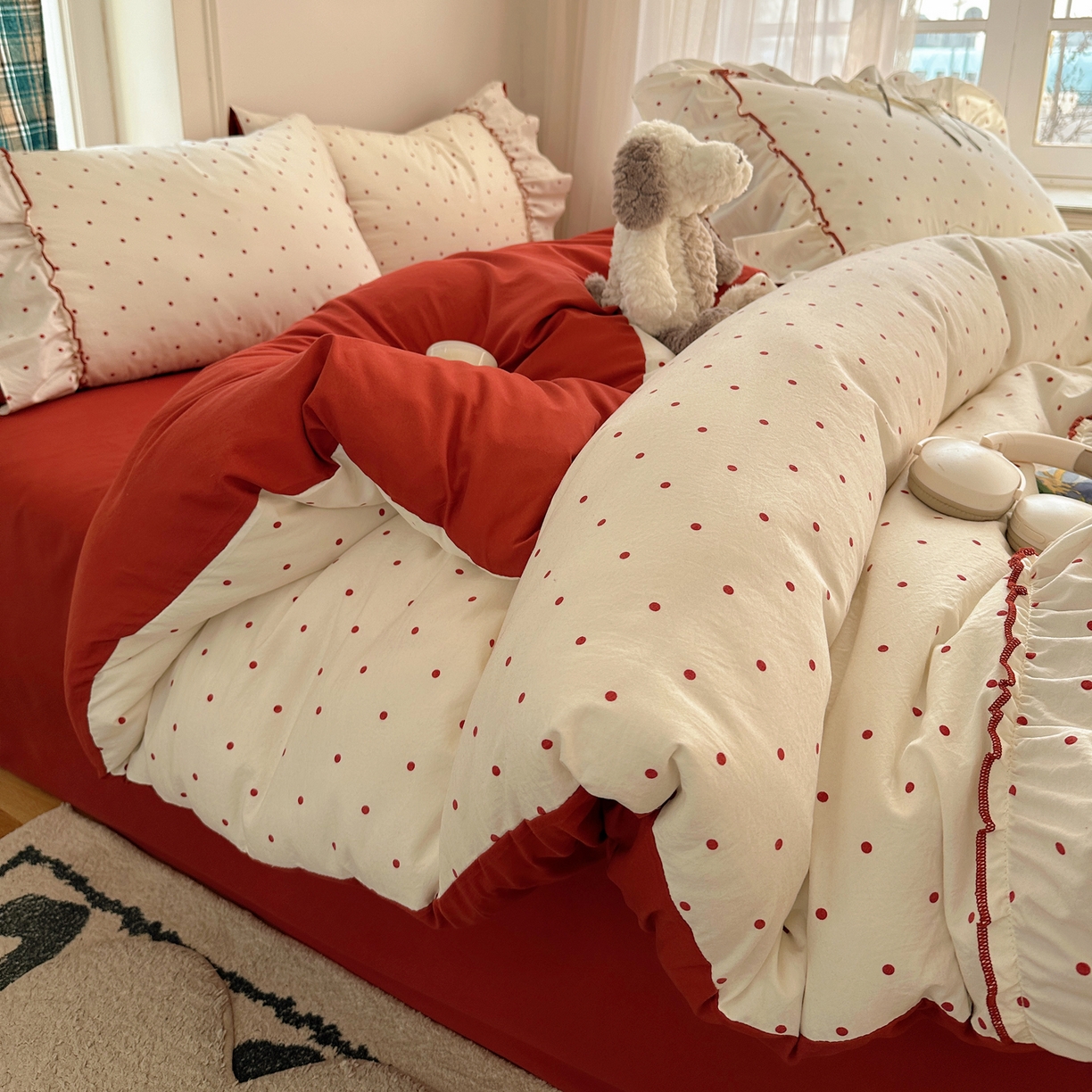 91家纺网 家纺一手货源 找家纺 凯洛奇 2026新款A类仿棉云朵棉蝴蝶结花边四件套（提供买家秀） 红莓气泡