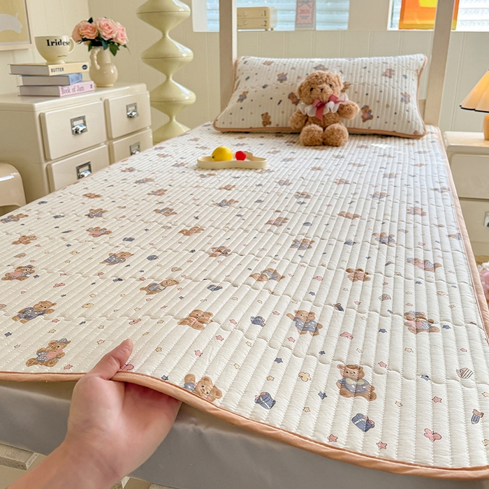 91家纺网 家纺一手货源 找家纺 （总）美达家纺 2026新款密道款夹棉全棉防滑直边宿舍床盖