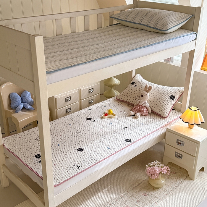 91家纺网 家纺一手货源 找家纺 （总）美达家纺 2026新款密道款夹棉全棉防滑直边宿舍床盖