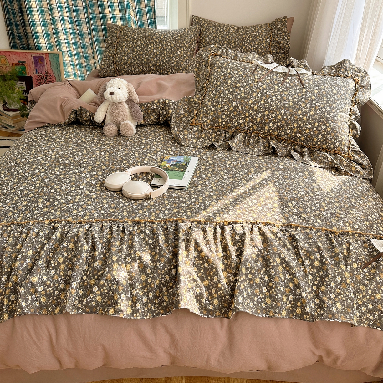 91家纺网 家纺一手货源 找家纺 凯洛奇 2026新款A类仿棉云朵棉蝴蝶结花边四件套（提供买家秀） 蜜茶花事