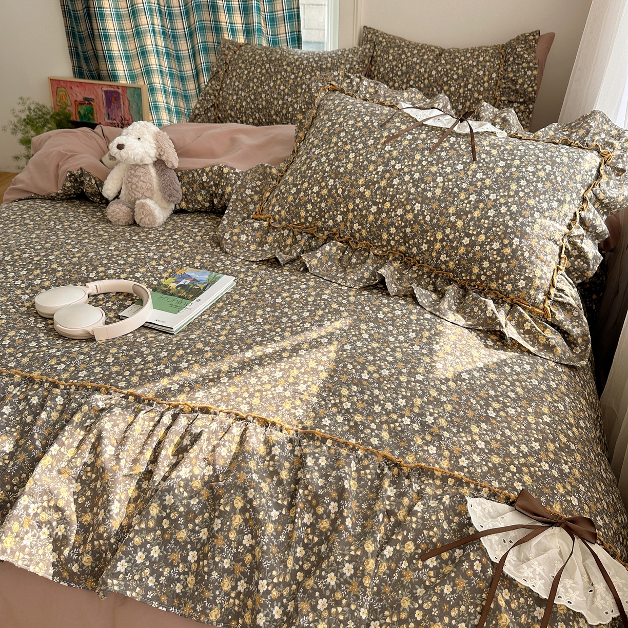 91家纺网 家纺一手货源 找家纺 凯洛奇 2026新款A类仿棉云朵棉蝴蝶结花边四件套（提供买家秀） 蜜茶花事