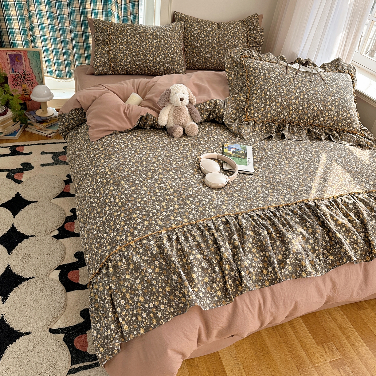 91家纺网 家纺一手货源 找家纺 凯洛奇 2026新款A类仿棉云朵棉蝴蝶结花边四件套（提供买家秀） 蜜茶花事