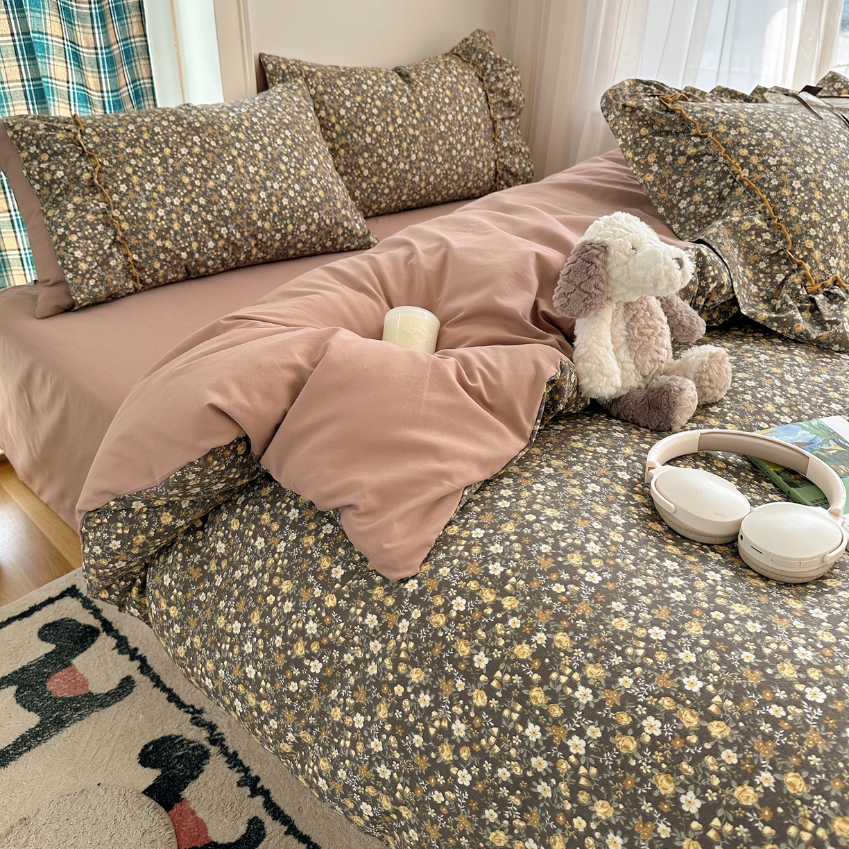 91家纺网 家纺一手货源 找家纺 凯洛奇 2026新款A类仿棉云朵棉蝴蝶结花边四件套（提供买家秀） 蜜茶花事