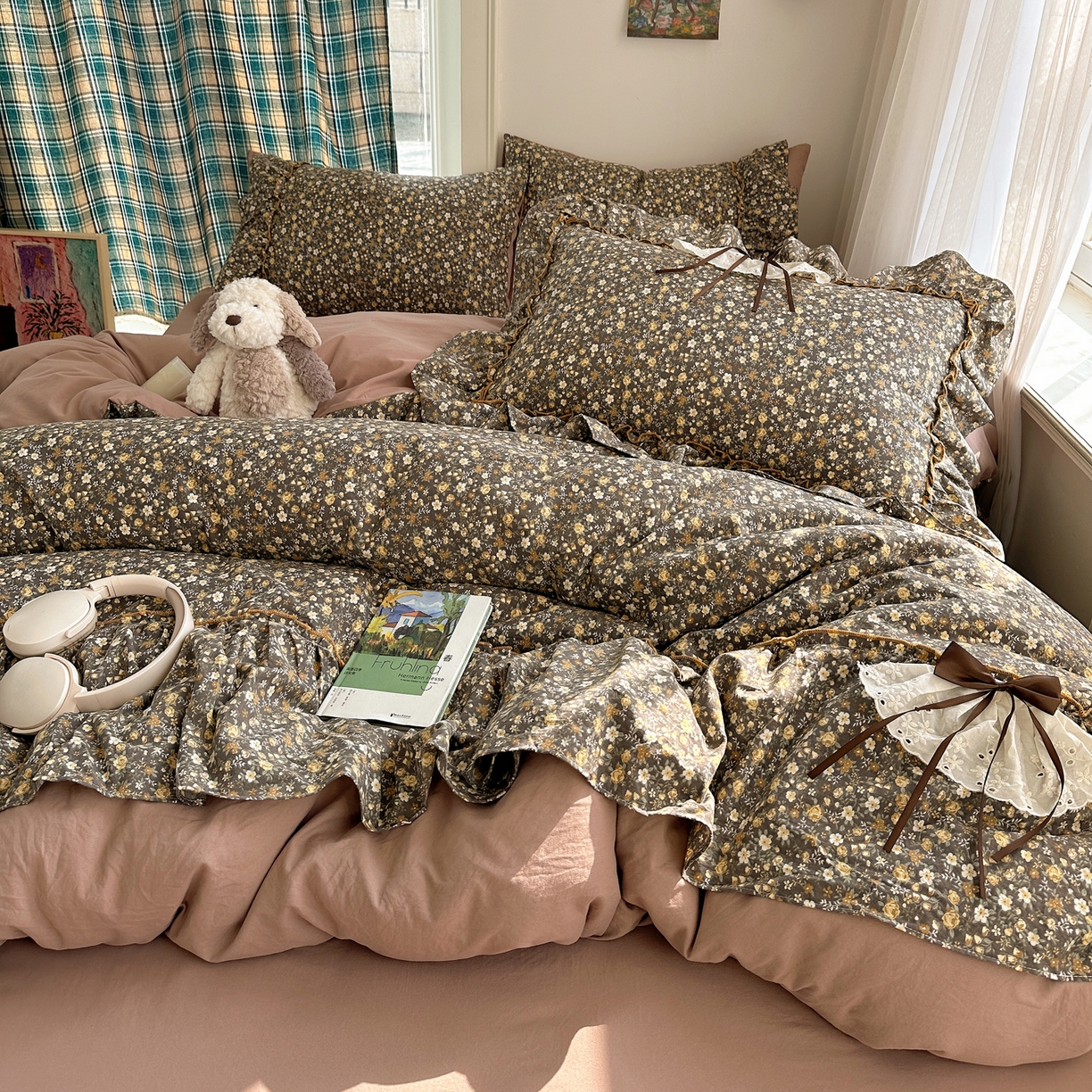 91家纺网 家纺一手货源 找家纺 凯洛奇 2026新款A类仿棉云朵棉蝴蝶结花边四件套（提供买家秀） 蜜茶花事