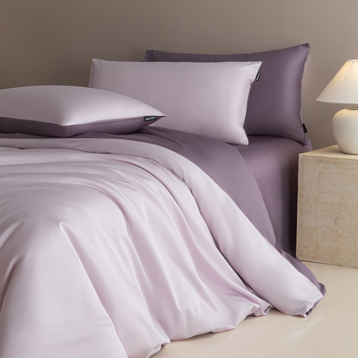 91家纺网 家纺一手货源 找家纺 卧趣家纺 2026新款A类轻奢双拼100Pro高支贡缎长绒棉全棉纯棉四件套 玫瑰紫+香芋紫