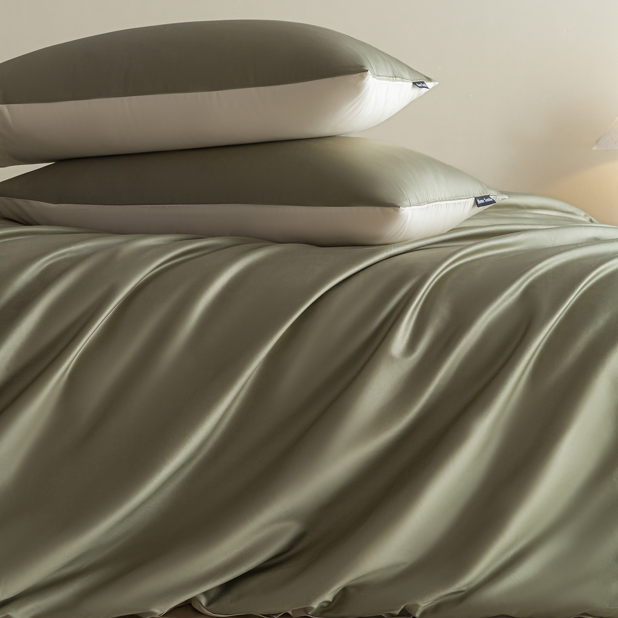 91家纺网 家纺一手货源 找家纺 卧趣家纺 2026新款A类轻奢双拼100Pro高支贡缎长绒棉全棉纯棉四件套 樱草绿+流苏白