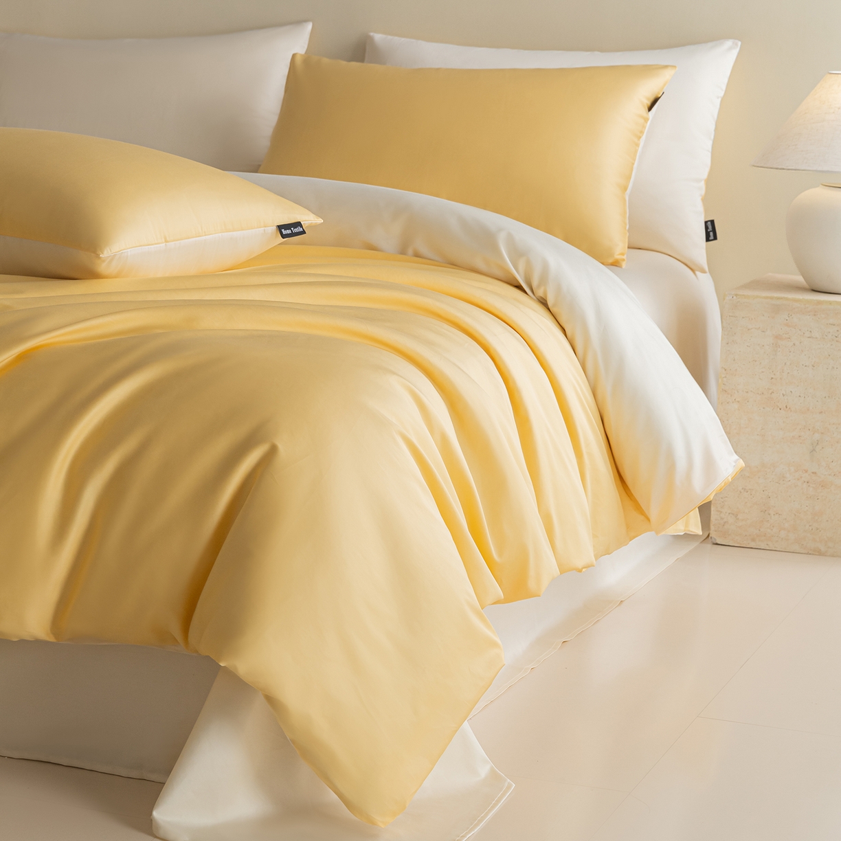 91家纺网 家纺一手货源 找家纺 卧趣家纺 2026新款A类轻奢双拼100Pro高支贡缎长绒棉全棉纯棉四件套 布丁黄+流苏白