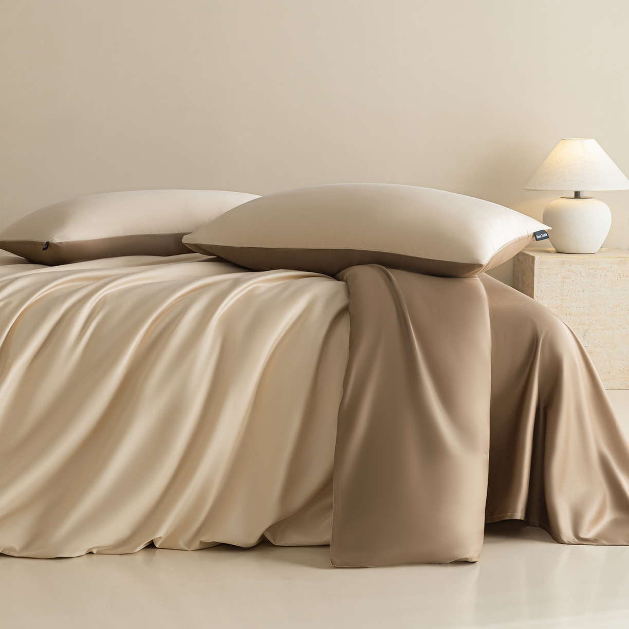 91家纺网 家纺一手货源 找家纺 卧趣家纺 2026新款A类轻奢双拼100Pro高支贡缎长绒棉全棉纯棉四件套 可可棕+咖啡棕