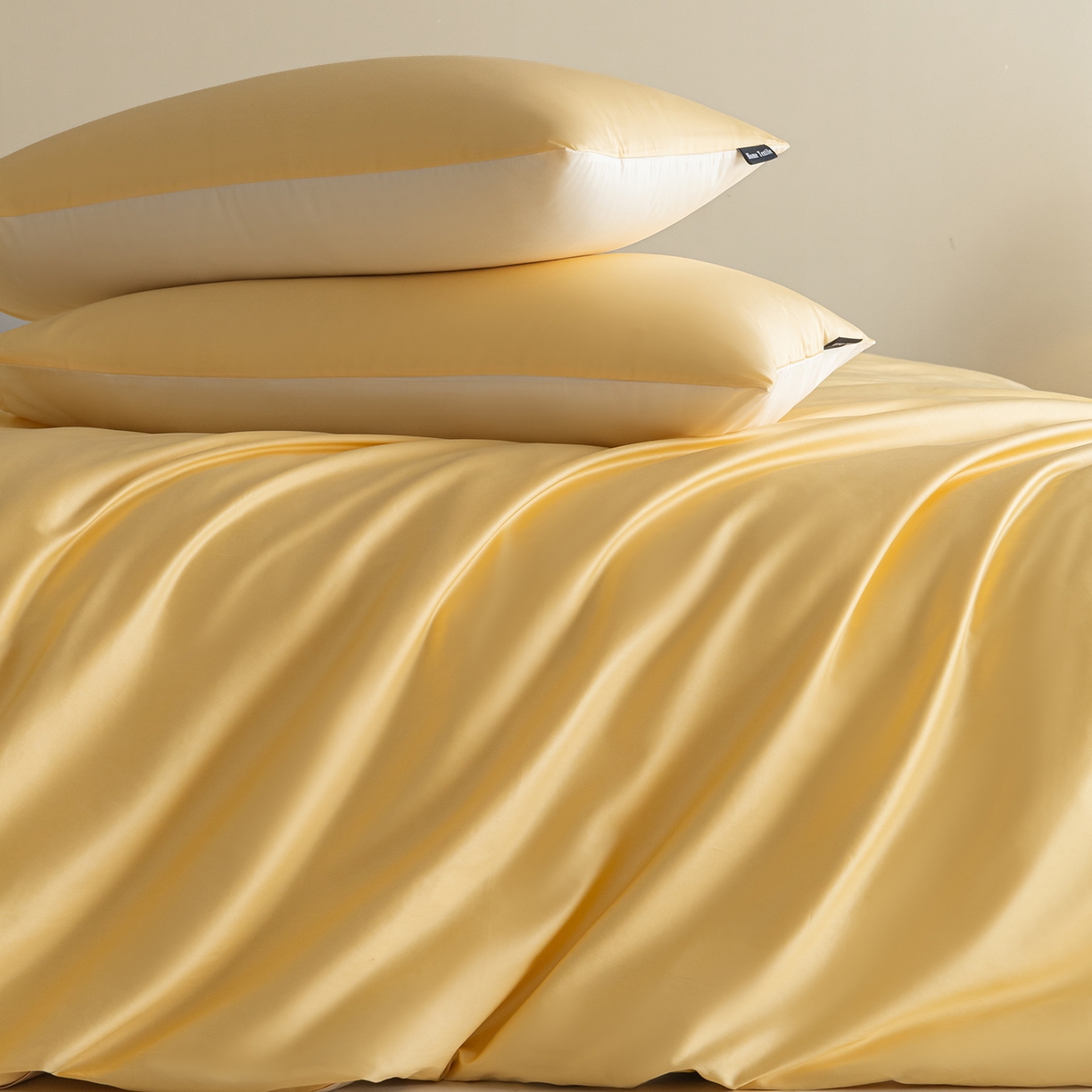 91家纺网 家纺一手货源 找家纺 卧趣家纺 2026新款A类轻奢双拼100Pro高支贡缎长绒棉全棉纯棉四件套 布丁黄+流苏白