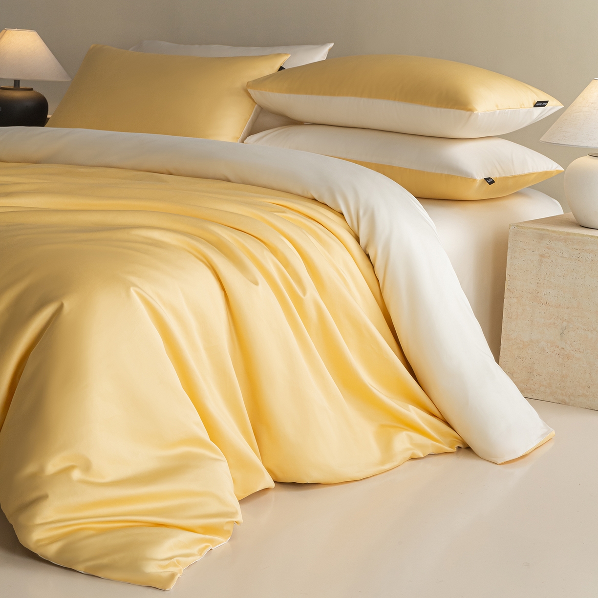 91家纺网 家纺一手货源 找家纺 卧趣家纺 2026新款A类轻奢双拼100Pro高支贡缎长绒棉全棉纯棉四件套 布丁黄+流苏白