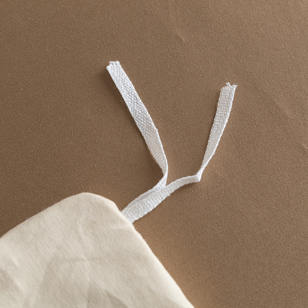 91家纺网 家纺一手货源 找家纺 卧趣家纺 2026新款A类轻奢双拼100Pro高支贡缎长绒棉全棉纯棉四件套 可可棕+咖啡棕