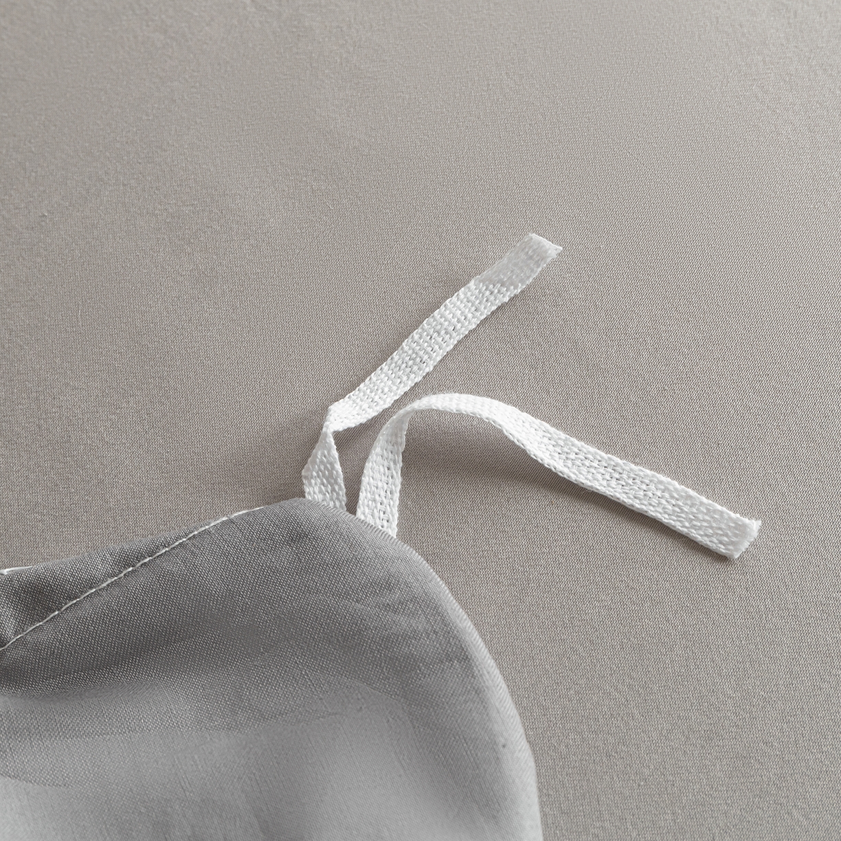 91家纺网 家纺一手货源 找家纺 卧趣家纺 2026新款A类轻奢双拼100Pro高支贡缎长绒棉全棉纯棉四件套 星夜灰+时空灰