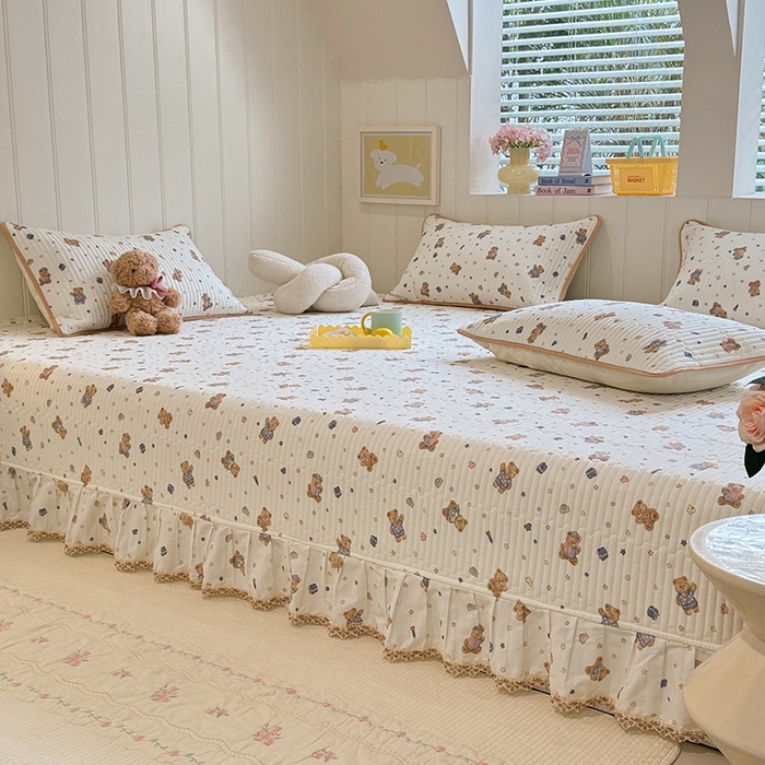 91家纺网 家纺一手货源 找家纺 美达家纺 2026新款密道款夹棉全棉防滑榻榻米 抱抱熊