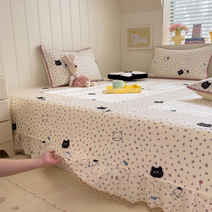 91家纺网 家纺一手货源 找家纺 美达家纺 2026新款密道款夹棉全棉防滑榻榻米 粉红顽皮猫