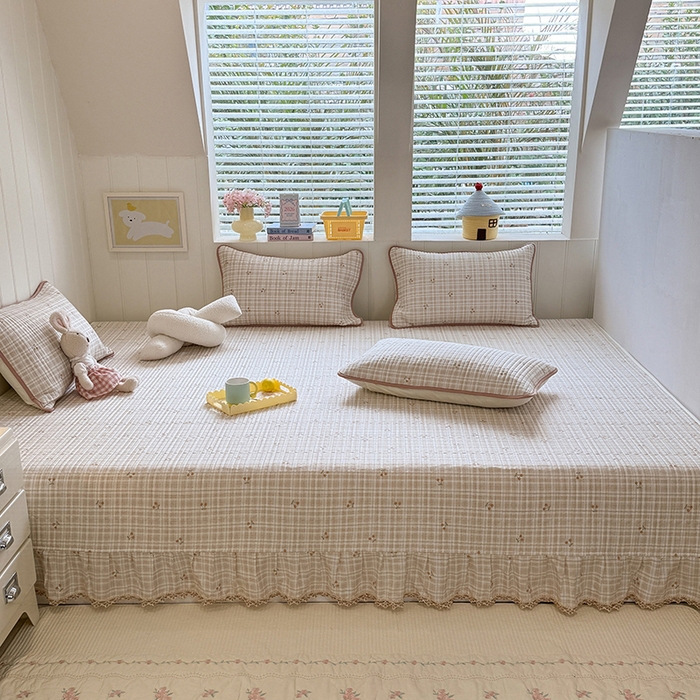 91家纺网 家纺一手货源 找家纺 美达家纺 2026新款密道款夹棉全棉防滑榻榻米 小樱桃咖