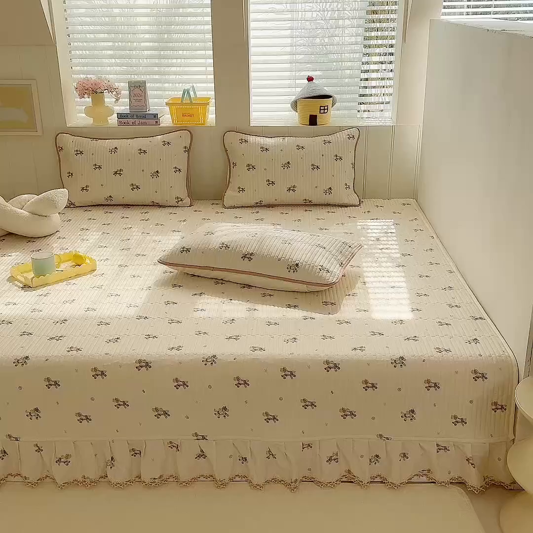 91家纺网 家纺一手货源 找家纺 美达家纺 2026新款密道款夹棉全棉防滑榻榻米 小马浅浅