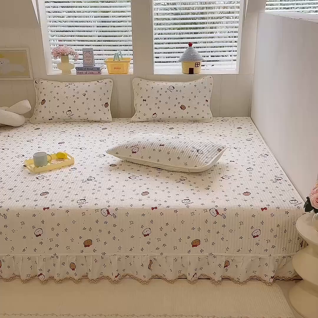 91家纺网 家纺一手货源 找家纺 美达家纺 2026新款密道款夹棉全棉防滑榻榻米 星星凯蒂猫