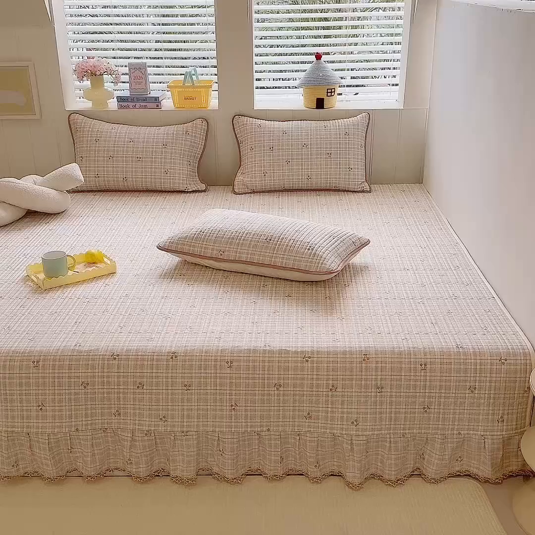 91家纺网 家纺一手货源 找家纺 美达家纺 2026新款密道款夹棉全棉防滑榻榻米 小樱桃咖