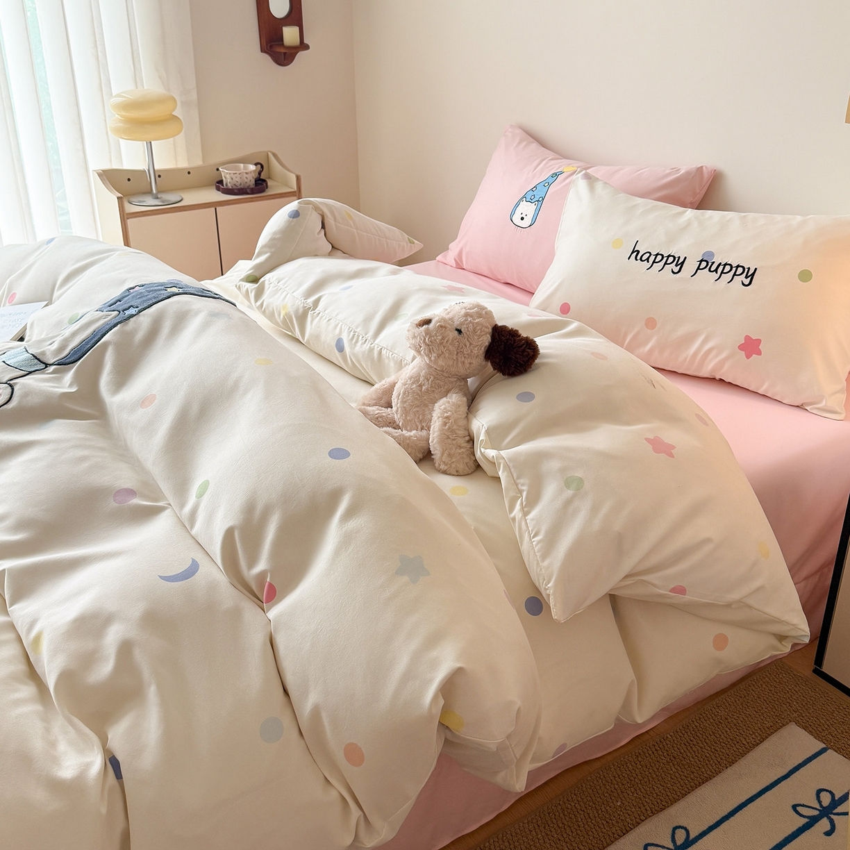 91家纺网 家纺一手货源 找家纺 吾欢心 2026春夏新款水洗棉可爱卡通贴布绣花四件套夏被四件套 开心露比