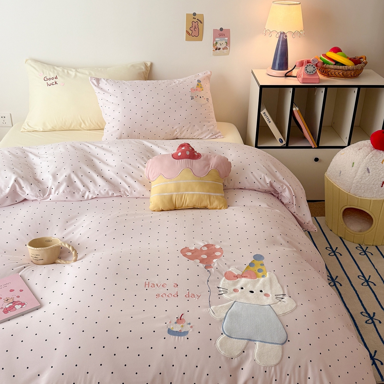 91家纺网 家纺一手货源 找家纺 吾欢心 2026春夏新款水洗棉可爱卡通贴布绣花四件套夏被四件套 气球猫咪