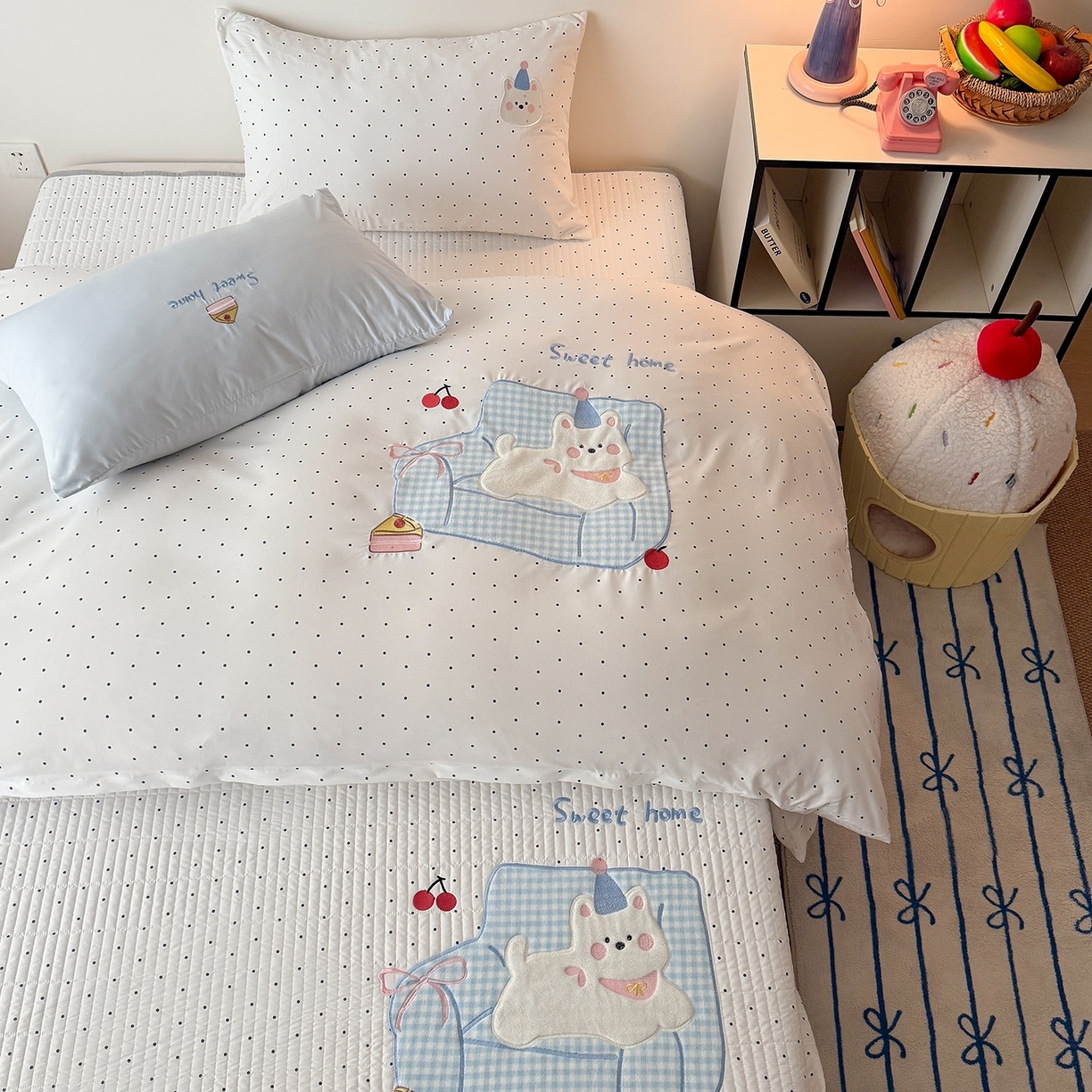 91家纺网 家纺一手货源 找家纺 吾欢心 2026春夏新款水洗棉可爱卡通贴布绣花四件套夏被四件套 沙发狗