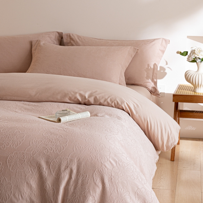 91家纺网 家纺一手货源 找家纺 （总）禾时 2026春夏新品全棉立体浮雕提花双拼色四件套-繁花