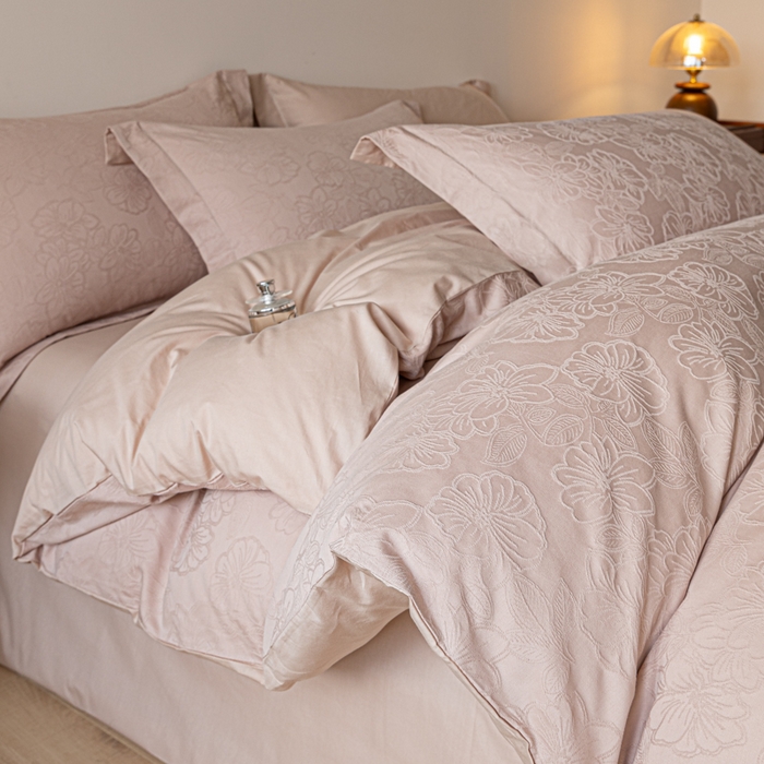 91家纺网 家纺一手货源 找家纺 （总）禾时 2026春夏新品全棉立体浮雕提花双拼色四件套-繁花