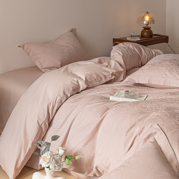 91家纺网 家纺一手货源 找家纺 禾时 2026春夏新品全棉立体浮雕提花双拼色四件套-繁花 白茶桃粉-月光色