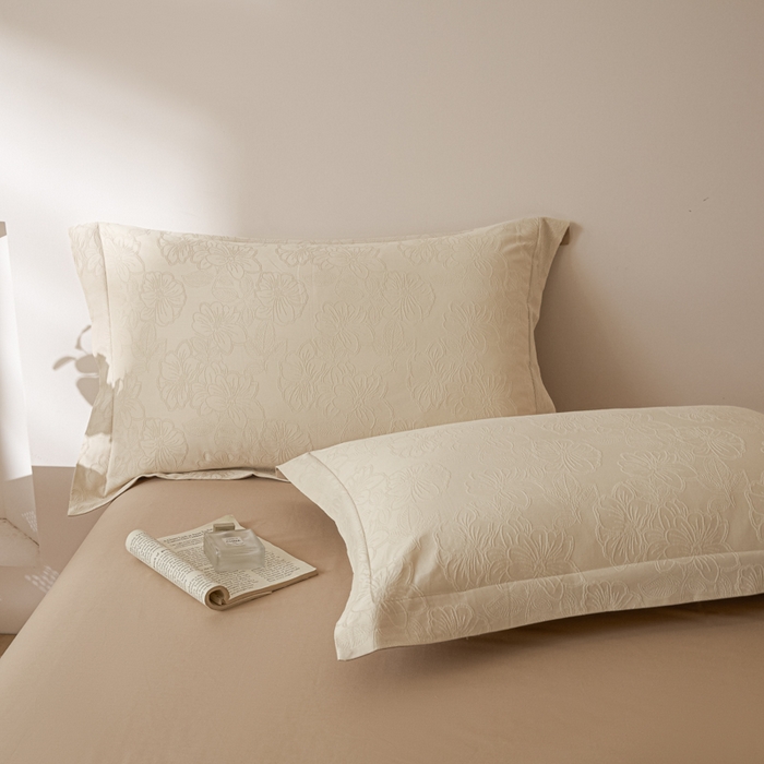 91家纺网 家纺一手货源 找家纺 禾时 2026春夏新品全棉立体浮雕提花双拼色四件套-繁花 乳白色-亚麻驼