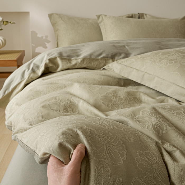 91家纺网 家纺一手货源 找家纺 禾时 2026春夏新品全棉立体浮雕提花双拼色四件套-繁花 奶绿-浅绿灰