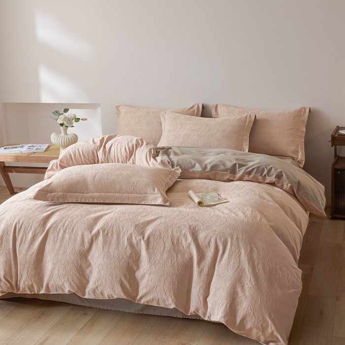 91家纺网 家纺一手货源 找家纺 禾时 2026春夏新品全棉立体浮雕提花双拼色四件套-繁花 裸粉-格调灰